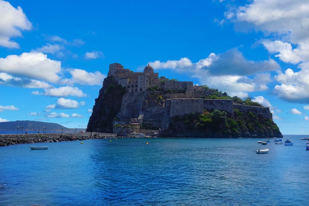 aliscafi e traghetti Ischia